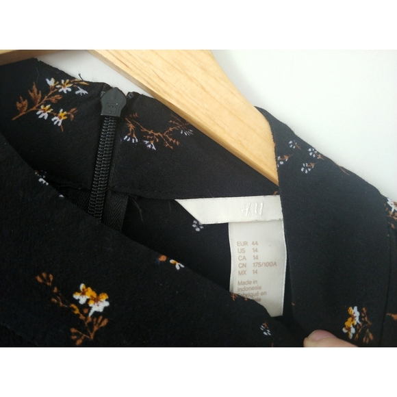 H&M Floral Dress - Picture 6 of 7
